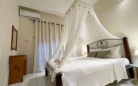 Vanilla - Happyhostgr - Downtown Apartment